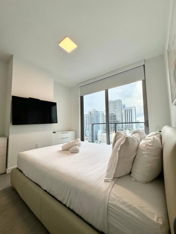 2 Bedrooms Design Condo Downtown Miami Pool And Gym Exterior photo